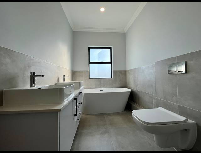 3 BEDROOM HOUSE FOR SALE IN SANDOWN